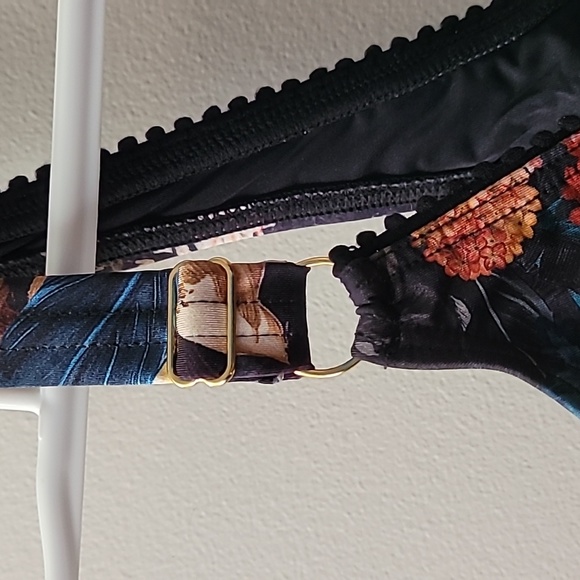 Aqua Blu Swimwear Bikini Top - Picture 5 of 10